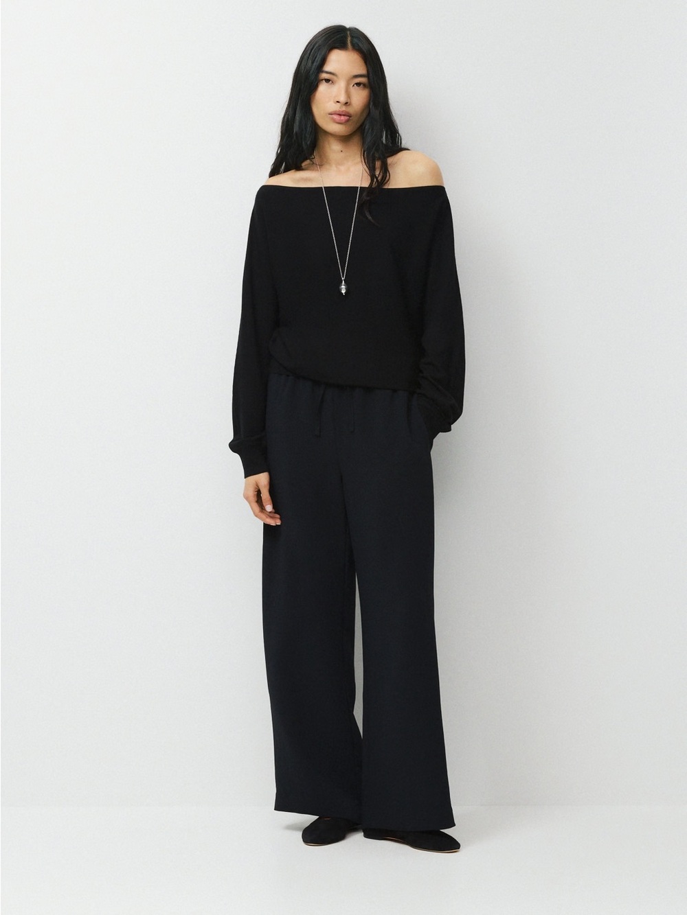 NWT Aritzia Black The Lodge Pant™ - Crepette